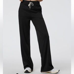 Vuori Halo Essential Wideleg Pants